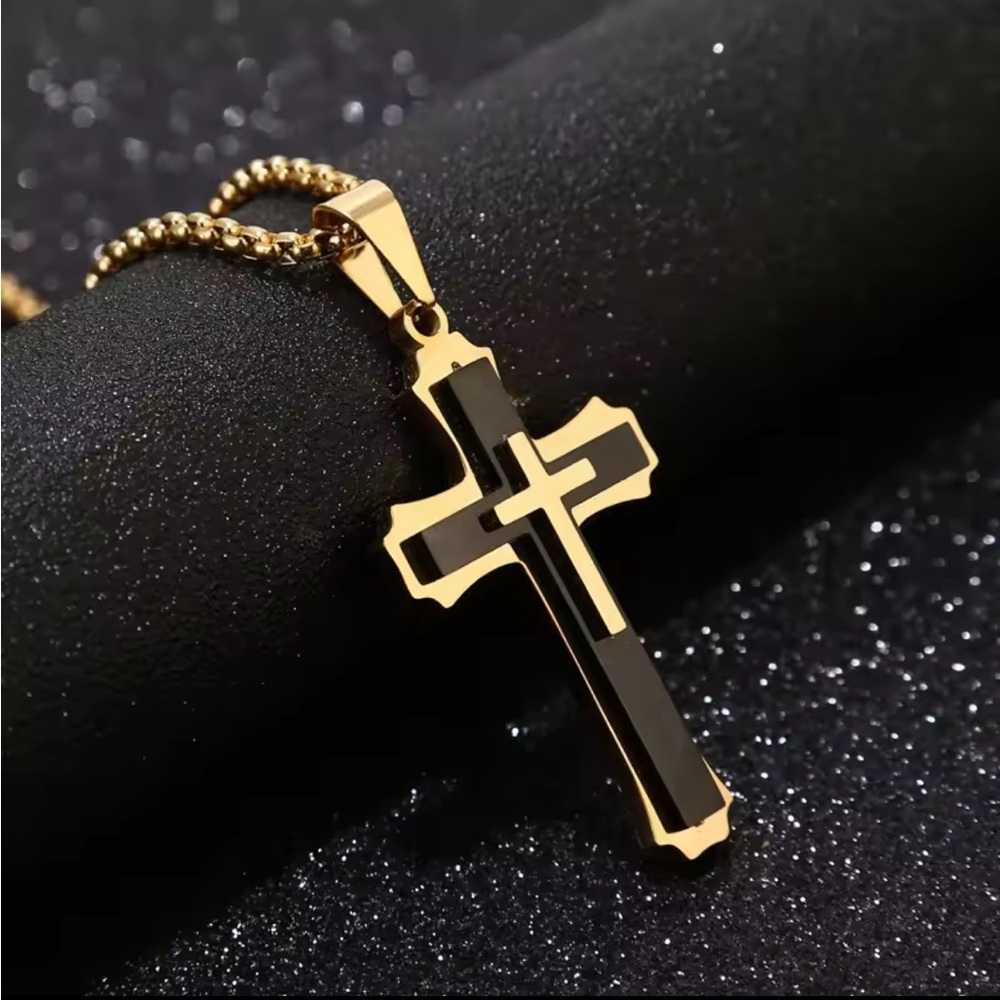 NWT Men’s Religious 22” Large Stainless Steel Cross Necklace Black and Gold